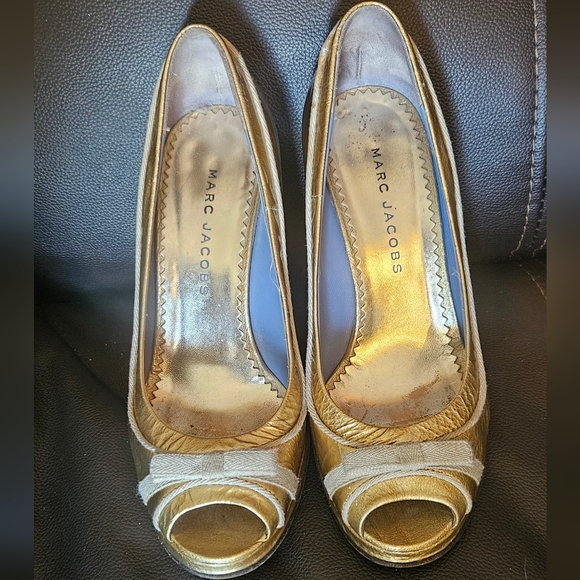 Marc Jacobs Gold Leather Peep Toe Bow Pumps Open Toe Chunky High Heels Size 37 6 - Picture 2 of 16
